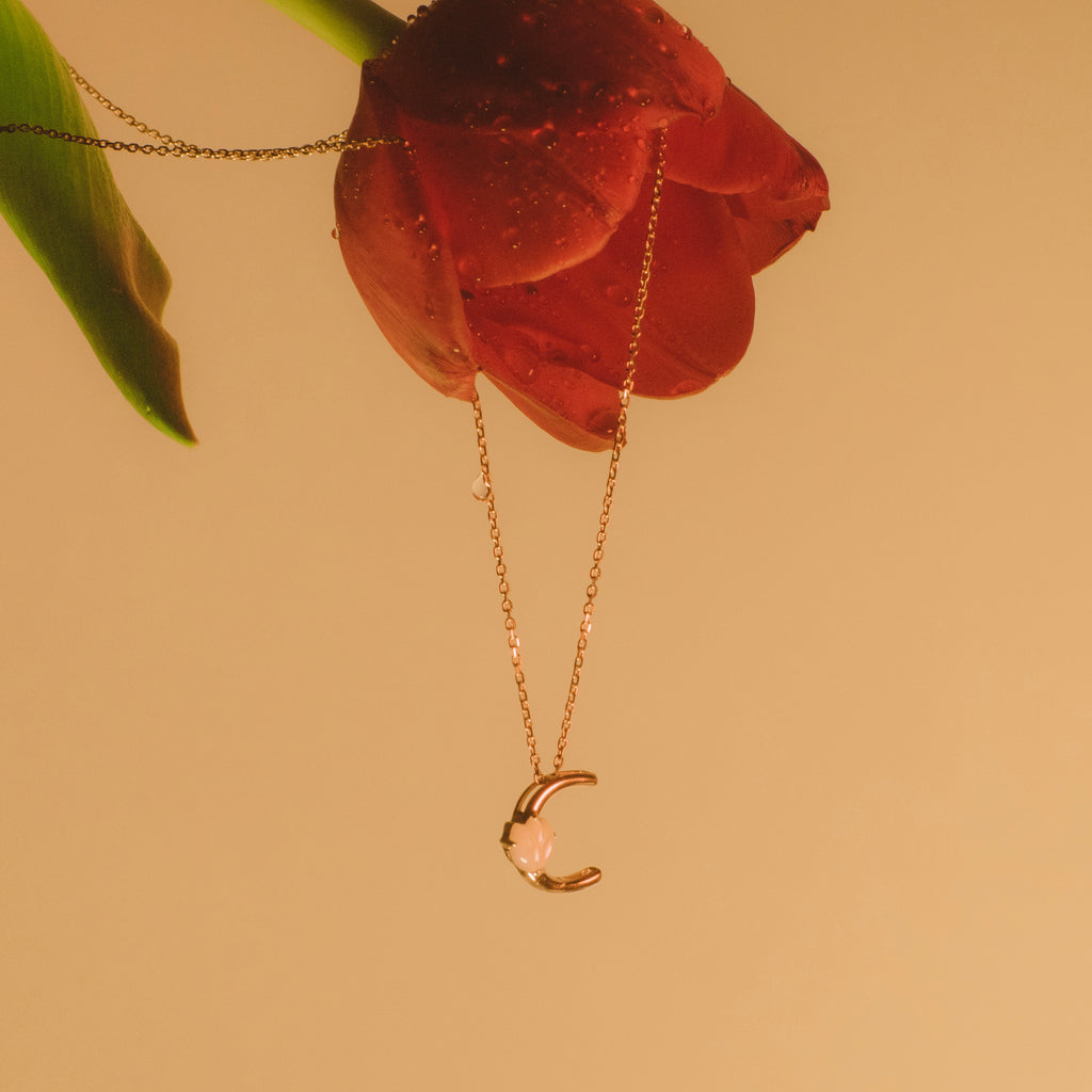Reyna Alphabet Pendant in 14k Gold (Pre-Order)