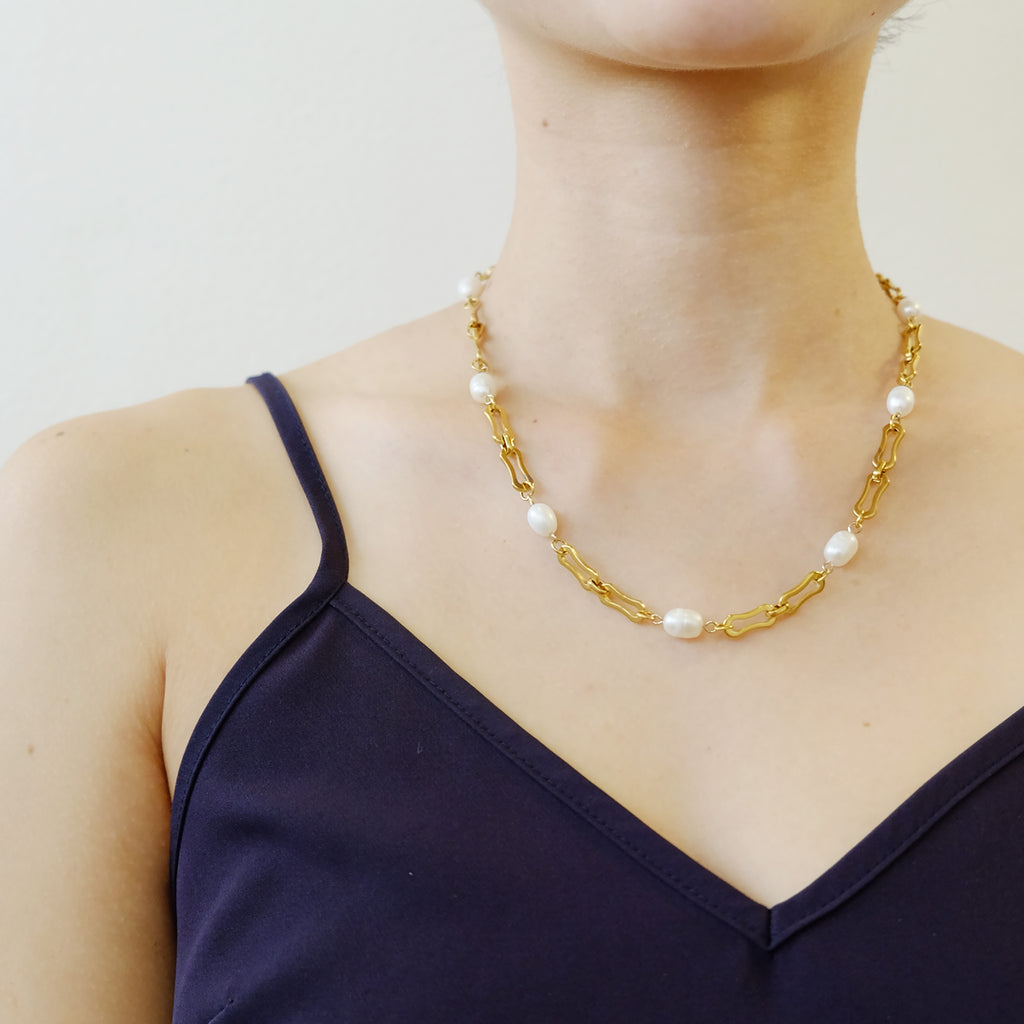 Sebastian Necklace in Pearl