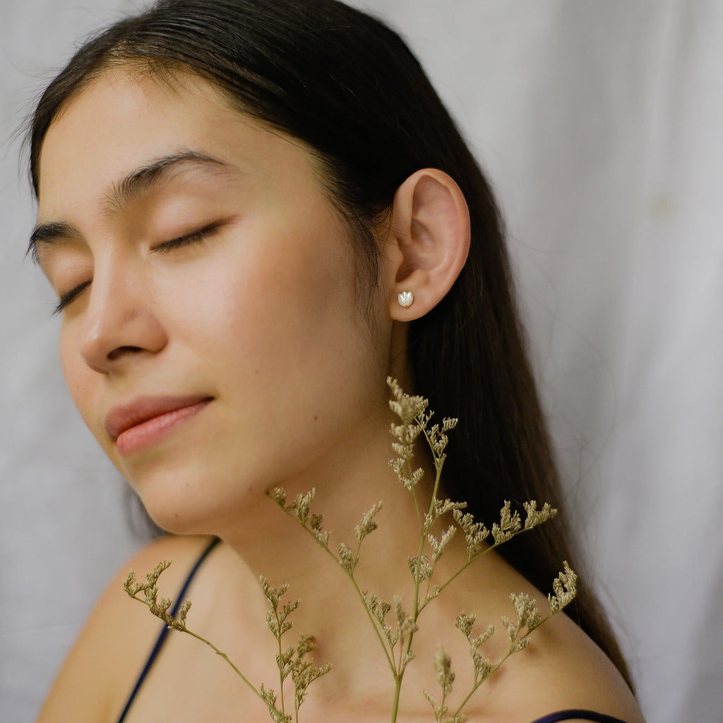 Reyna Stud Earrings in Mother of Pearl in 14k Gold (Pre-Order)