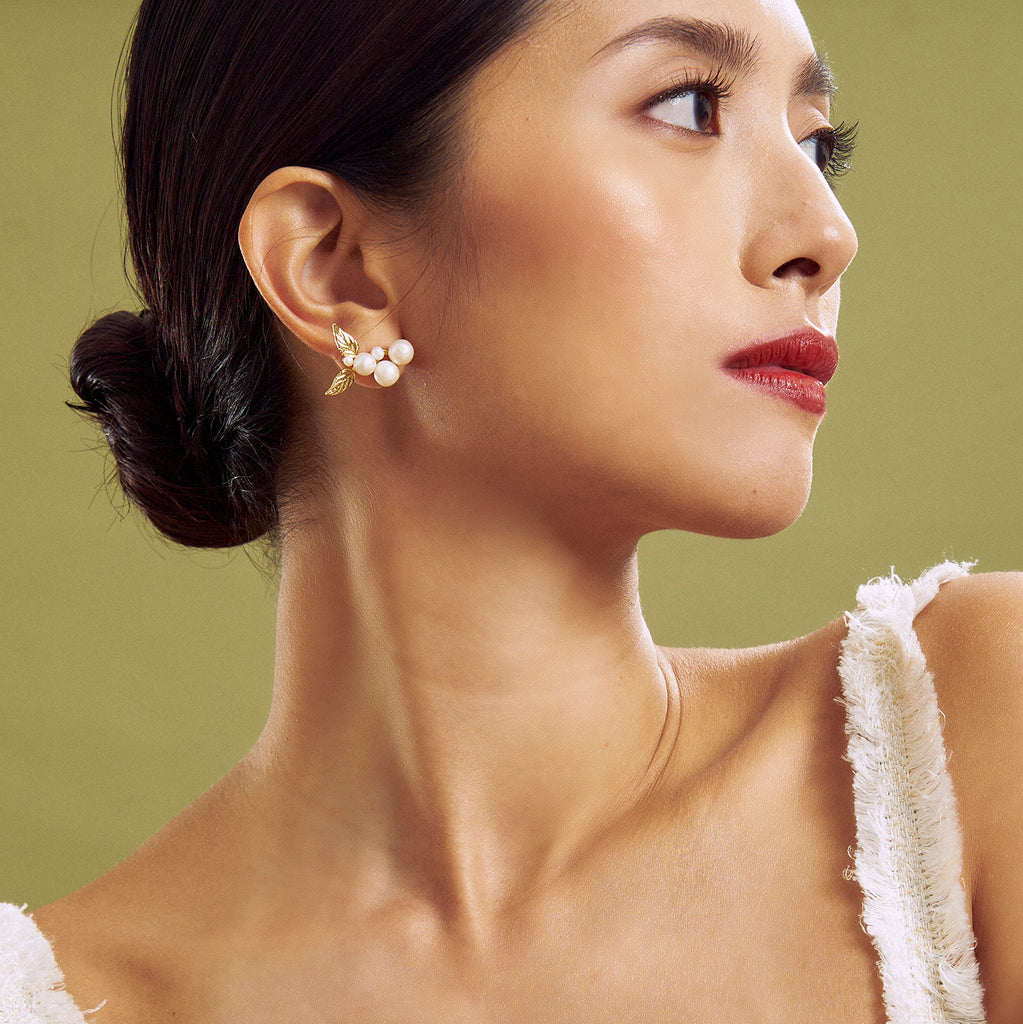 Ara Earrings in Pearl