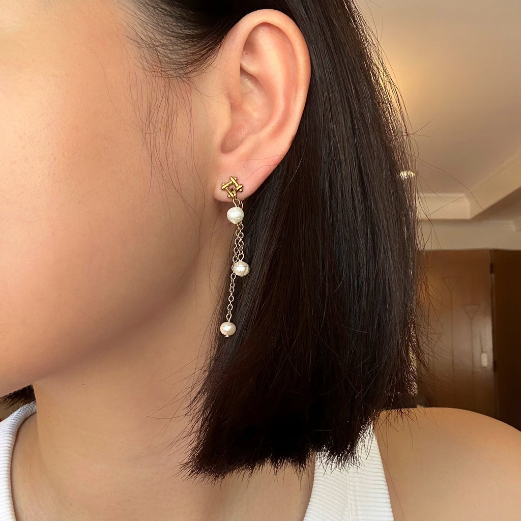 2-in-1 Trickle Earrings in Pearl (Pre-Order & Limited)