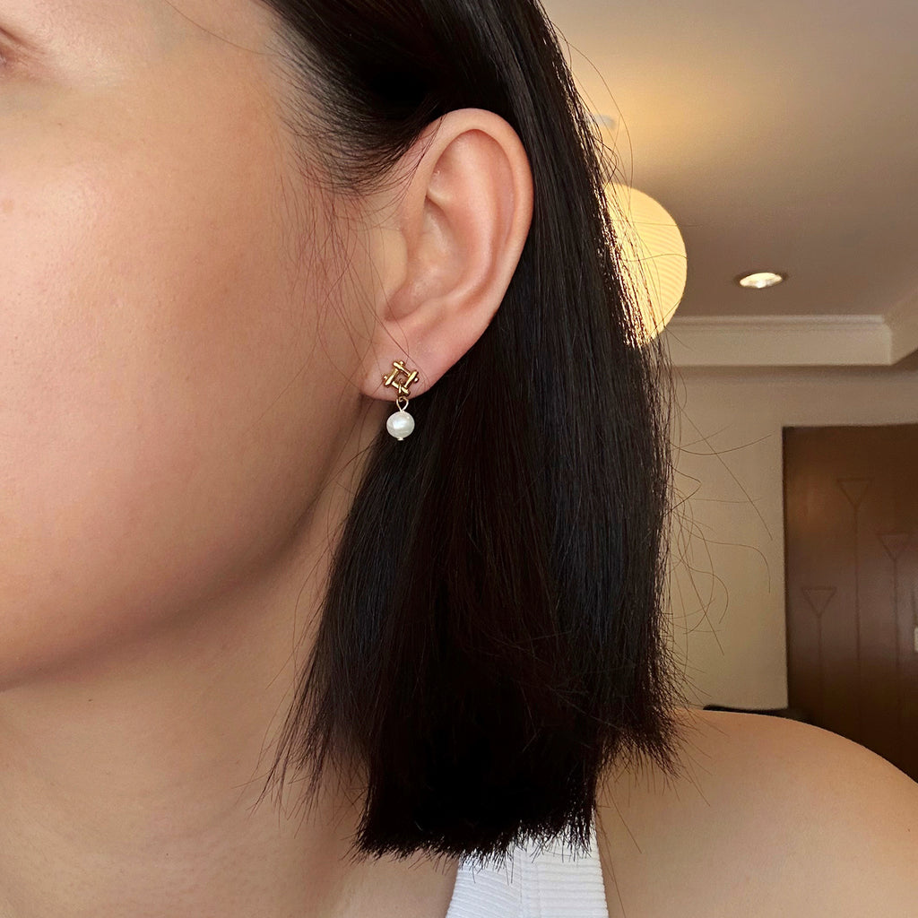 2-in-1 Trickle Earrings in Pearl (Pre-Order & Limited)